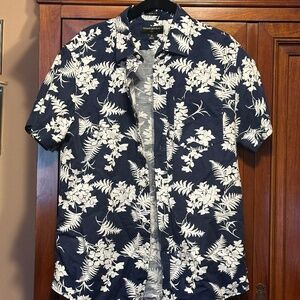 Banana Republic Shirts | Men's Banana Republic Button-Down Leaf Print Shirt